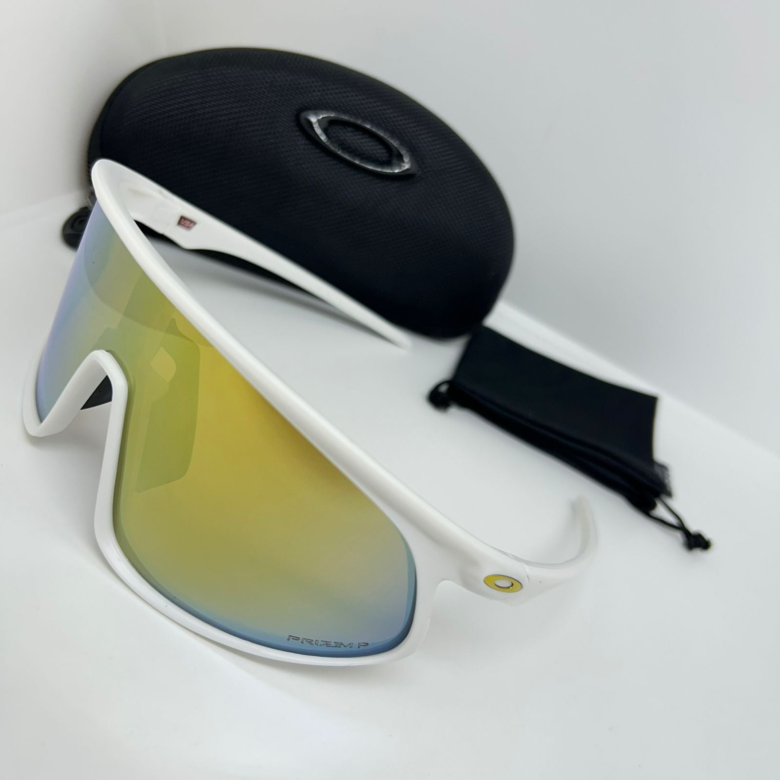 Gafas RSLV blanca dorada